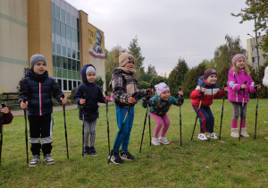 Z kijami ćwiczymy – świetnie się bawimy! – gr. V