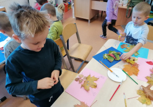 "Lubimy jesień"- cykl zabaw kreatywnych w grupie IX