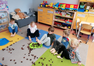 "Lubimy jesień"- cykl zabaw kreatywnych w grupie IX