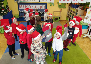 RADOŚNIE I MIKOŁAJKOWO W GRUPIE V