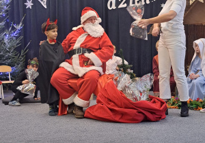 "Jest taki dzień..." Uroczystość Choinkowa w grupie IX