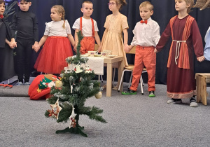 "Jest taki dzień..." Uroczystość Choinkowa w grupie IX