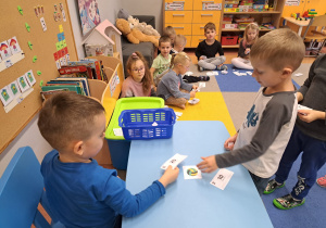 „Robimy przemyślane zakupy” – projekt edukacyjny w grupie IX