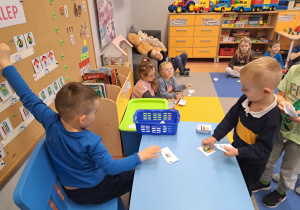 „Robimy przemyślane zakupy” – projekt edukacyjny w grupie IX