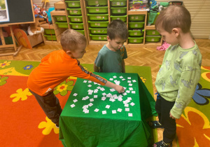 "Misja sklep" - realizacja programu edukacyjnego Kubusiwi Przyjaciele Natury w gr. VI