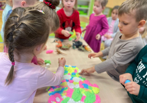 Jak to się odciska czyli tropy i wykopaliska w grupie II