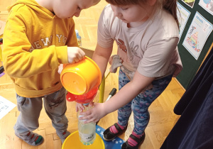 "Mamo, tato wolę wodę!" - realizacja programu edukacyjnego w gr. VI