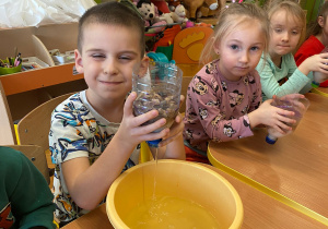 "Mamo, tato wolę wodę!" - realizacja programu edukacyjnego w gr. VI