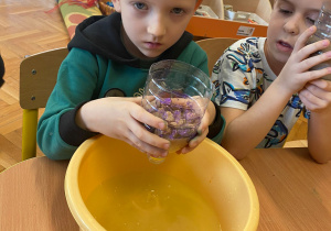 "Mamo, tato wolę wodę!" - realizacja programu edukacyjnego w gr. VI