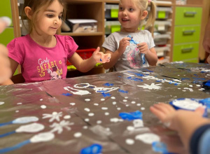 Innowacja pedagogiczna "W krainie sensoryki- pobudzamy wszystkie zmysły" w grupie IV część 1