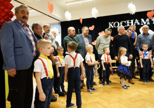 Kochamy Was - koncert życzeń dla Babci i Dziadka w gr. V