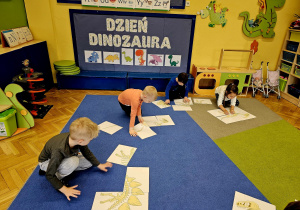 Świętujemy "Dzień Dinozaura" w grupie V