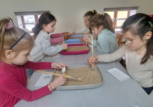 „Zostań paleontologiem”- warsztaty paleontologiczne w Muzeum Okręgowym w Gosławicach - grupa VII