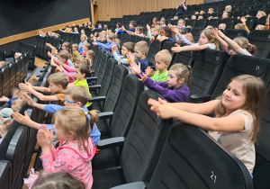 "Przyjaciele z natury. Zwierzeta potrzebne czlowiekowi"- Kino Przedszkole - gr. VII i X