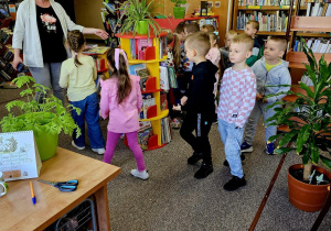 Z wizytą w bibliotece grupa V