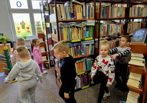 Z wizytą w bibliotece grupa V