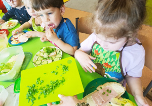 Projekt edukacyjny „WIOSENNIE, ZDROWO, WARZYWNIE, OWOCOWO” w GR XII