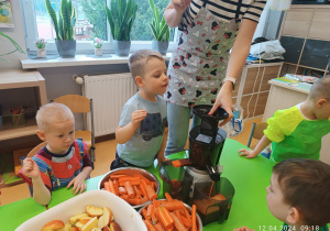 Projekt edukacyjny „WIOSENNIE, ZDROWO, WARZYWNIE, OWOCOWO” w GR XII