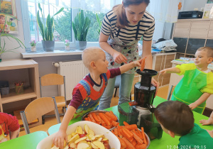 Projekt edukacyjny „WIOSENNIE, ZDROWO, WARZYWNIE, OWOCOWO” w GR XII