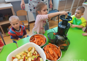 Projekt edukacyjny „WIOSENNIE, ZDROWO, WARZYWNIE, OWOCOWO” w GR XII