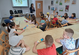 „Jak powstaje książka?”- wycieczka grupy VII do Księgarni i Hurtowni Taniej Książki w Żychlinie i Konińskiej Drukarni Dziełowej w Koninie