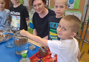 "Dbajmy o naszą planetę..." - projekt edukacyjne w grupie IX