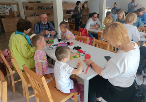 Chwilo trwaj! Spotkanie międzypokoleniowe w Muzeum Okręgowym