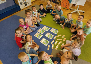 "Czyste powietrze wokól nas"- realizacja programu edukacyjnego w grupie V