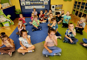 "Czyste powietrze wokól nas"- realizacja programu edukacyjnego w grupie V