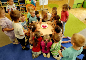 "Czyste powietrze wokól nas"- realizacja programu edukacyjnego w grupie V