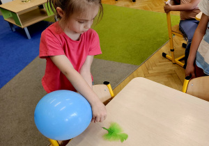 "Czyste powietrze wokól nas"- realizacja programu edukacyjnego w grupie V