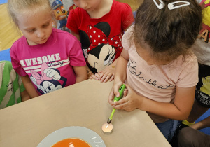 "Czyste powietrze wokól nas"- realizacja programu edukacyjnego w grupie V