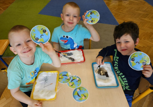 "Czyste powietrze wokól nas"- realizacja programu edukacyjnego w grupie V