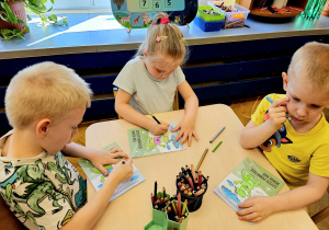 "Czyste powietrze wokól nas"- realizacja programu edukacyjnego w grupie V