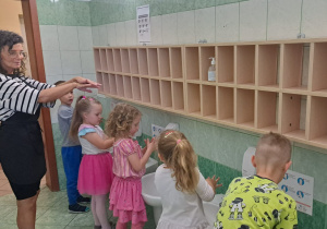„Skąd się biorą produkty ekologiczne” - gr. IX