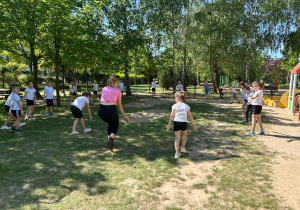 Podwórkowa zumba gr. VII