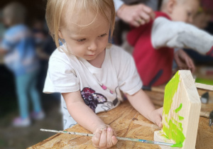 „Bo z rodziną fajnie jest…” – integrująca wycieczka do ŻArtowni w grupie XII