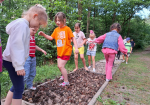 „Pożegnajmy się"- piknik integracyjny z rodzicami w Pradolinie- gr. VII