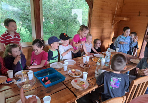 „Pożegnajmy się"- piknik integracyjny z rodzicami w Pradolinie- gr. VII