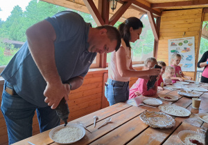 „Pożegnajmy się"- piknik integracyjny z rodzicami w Pradolinie- gr. VII