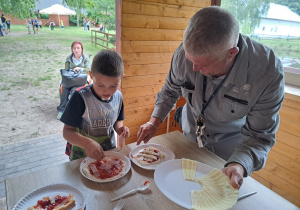 „Pożegnajmy się"- piknik integracyjny z rodzicami w Pradolinie- gr. VII