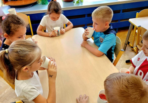 „Odżywiaj się zdrowo, by żyć kolorowo” spotkanie z dietetykiem w grupie V