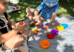 Zabawy na świeżym powietrzu w grupie I
