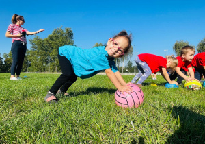 „Każdy może być Olimpijczykiem” – Dzień Przedszkolaka na sportowo w grupie XI i XII