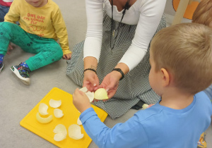 „Zmysłami poznajemy jesień"- projekt edukacyjny w gr. I
