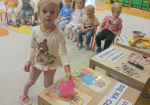 „Zmysłami poznajemy jesień"- projekt edukacyjny w gr. I