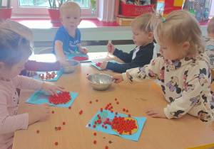 „Zmysłami poznajemy jesień"- projekt edukacyjny w gr. I
