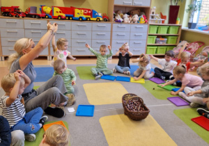 Małe smyki z grupy X w świecie przyrodniczej sensoryki – projekt edukacyjny cz. I JESIEŃ.