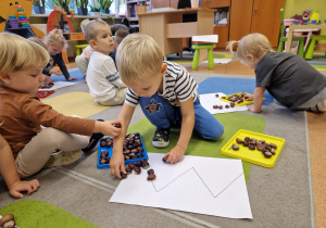 Małe smyki z grupy X w świecie przyrodniczej sensoryki – projekt edukacyjny cz. I JESIEŃ.