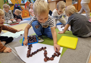 Małe smyki z grupy X w świecie przyrodniczej sensoryki – projekt edukacyjny cz. I JESIEŃ.